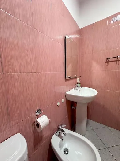 Elegant Rose City Center Oasis Тирана Апартаменты